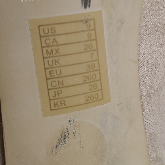 Tan Strappy Heels Size 9 Forever 21 - Picture 9 of 9